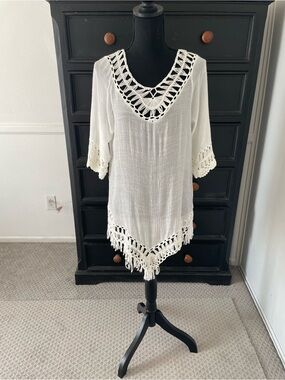 VENUS Ivory Crochet-Trim V-Neck Tunic